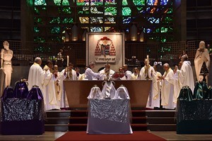 Missa dos Santos óleos e instituição do sacerdócio, na Catedral